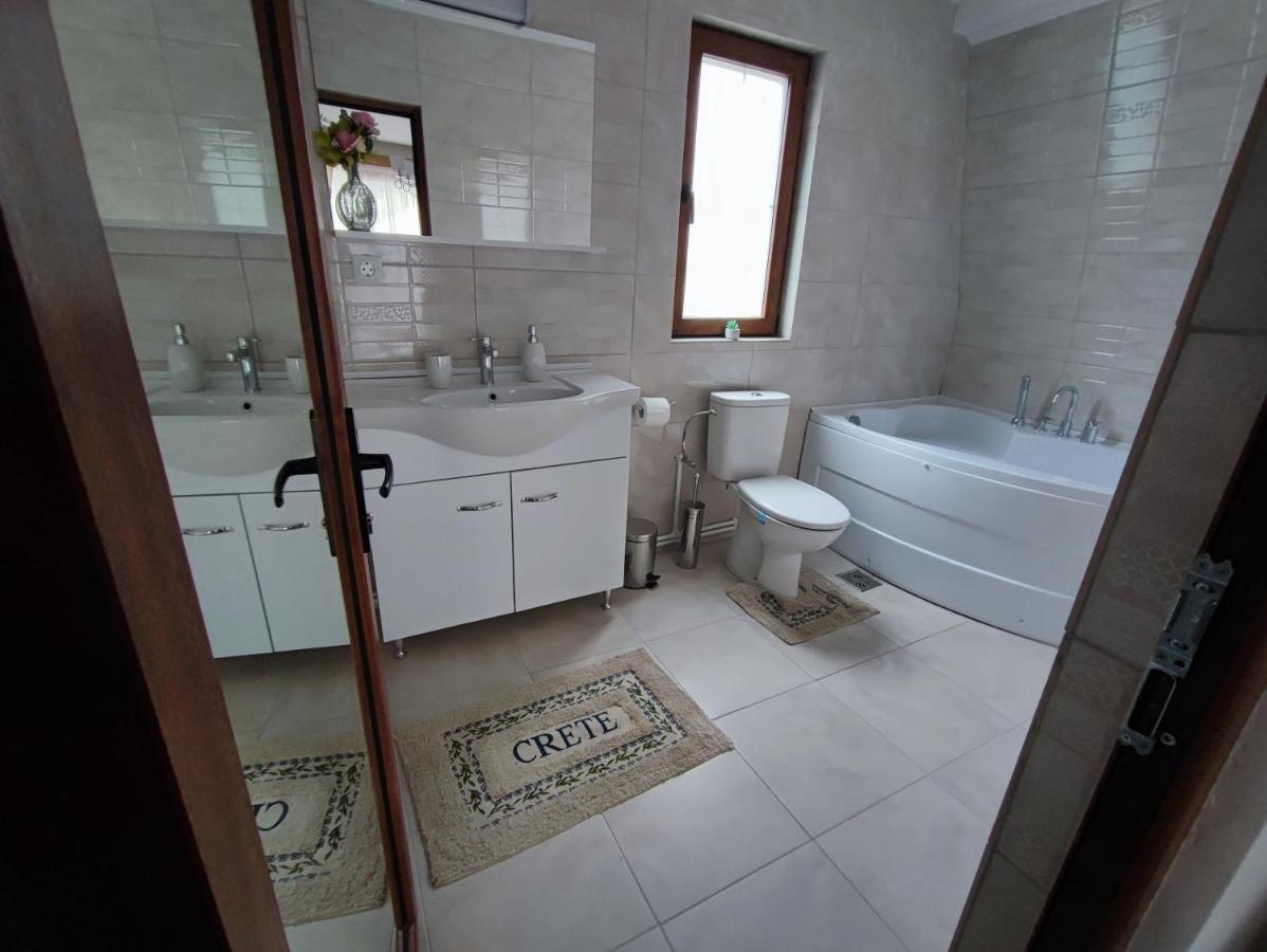 Casa De Vacanta Estera Rucar Hotel Екстериор снимка